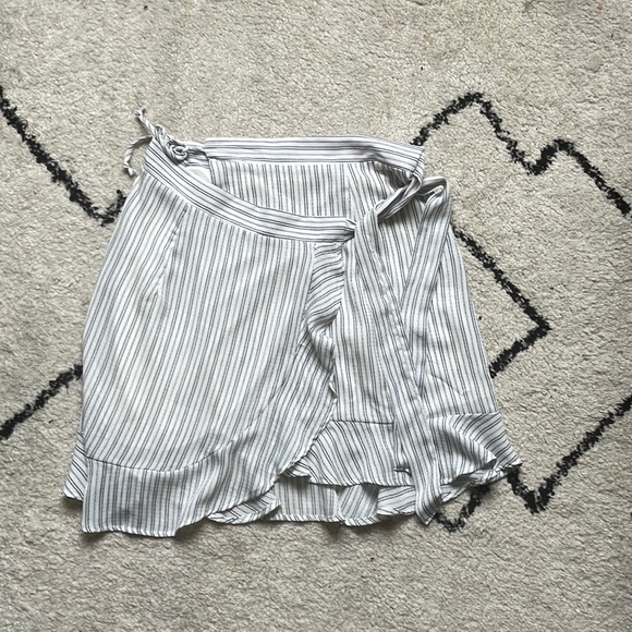 Lulus blue striped wrap flowy skirt - Picture 1 of 6